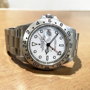 Rolex Explorer II 16570 réhaut gravé