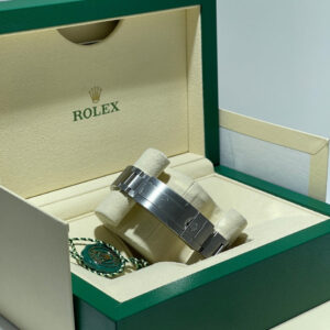 Rolex Submariner  116610LV 40mm Green Dial and Bezel “Hulk” Oyster